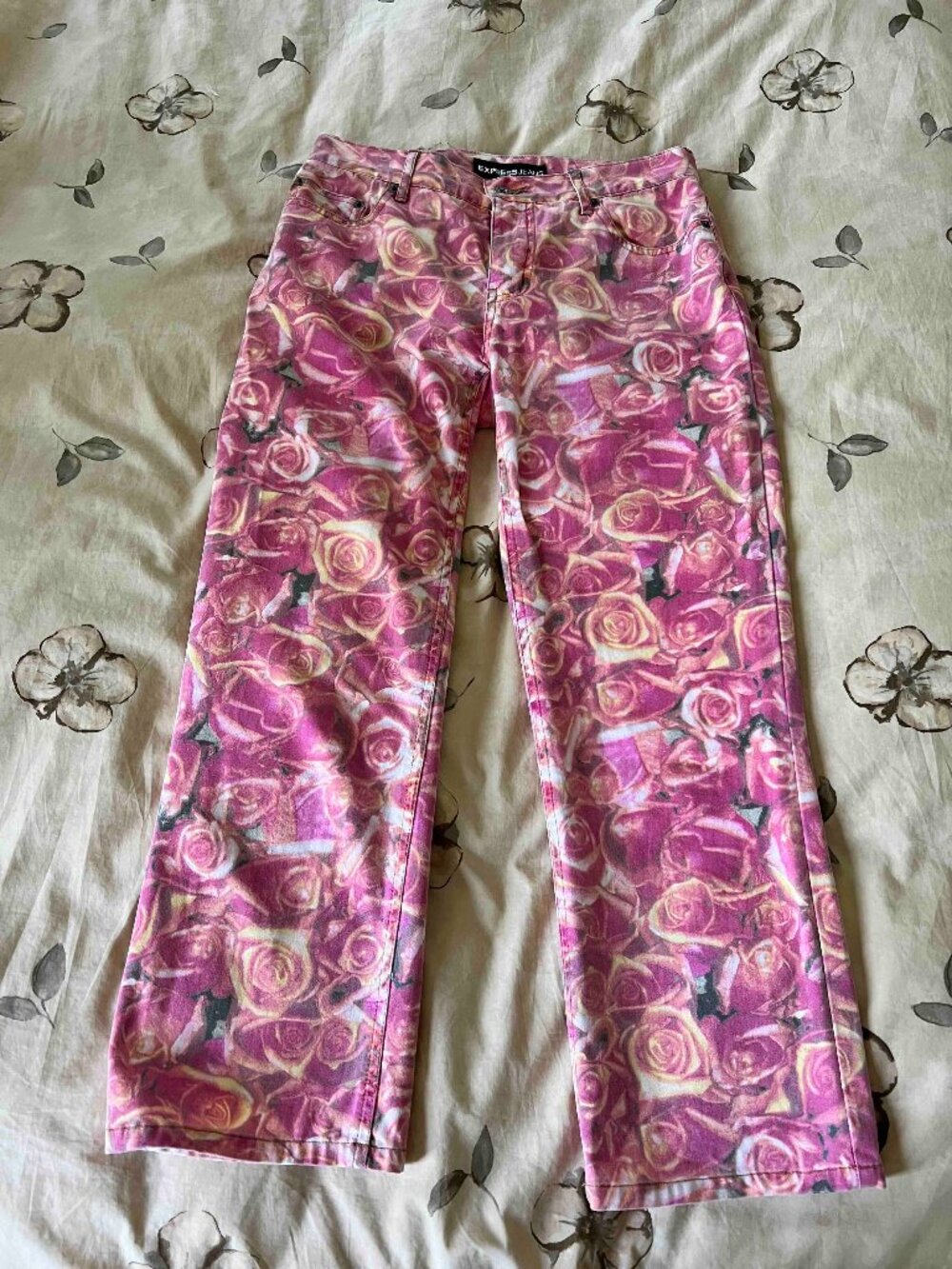 🌹 VINTAGE Pink Rose Print Jeans